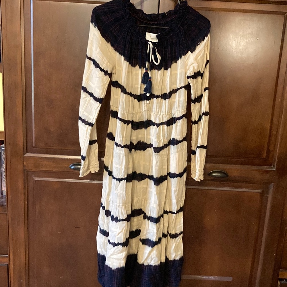 Elegant Navy and Cream Women's Dress
